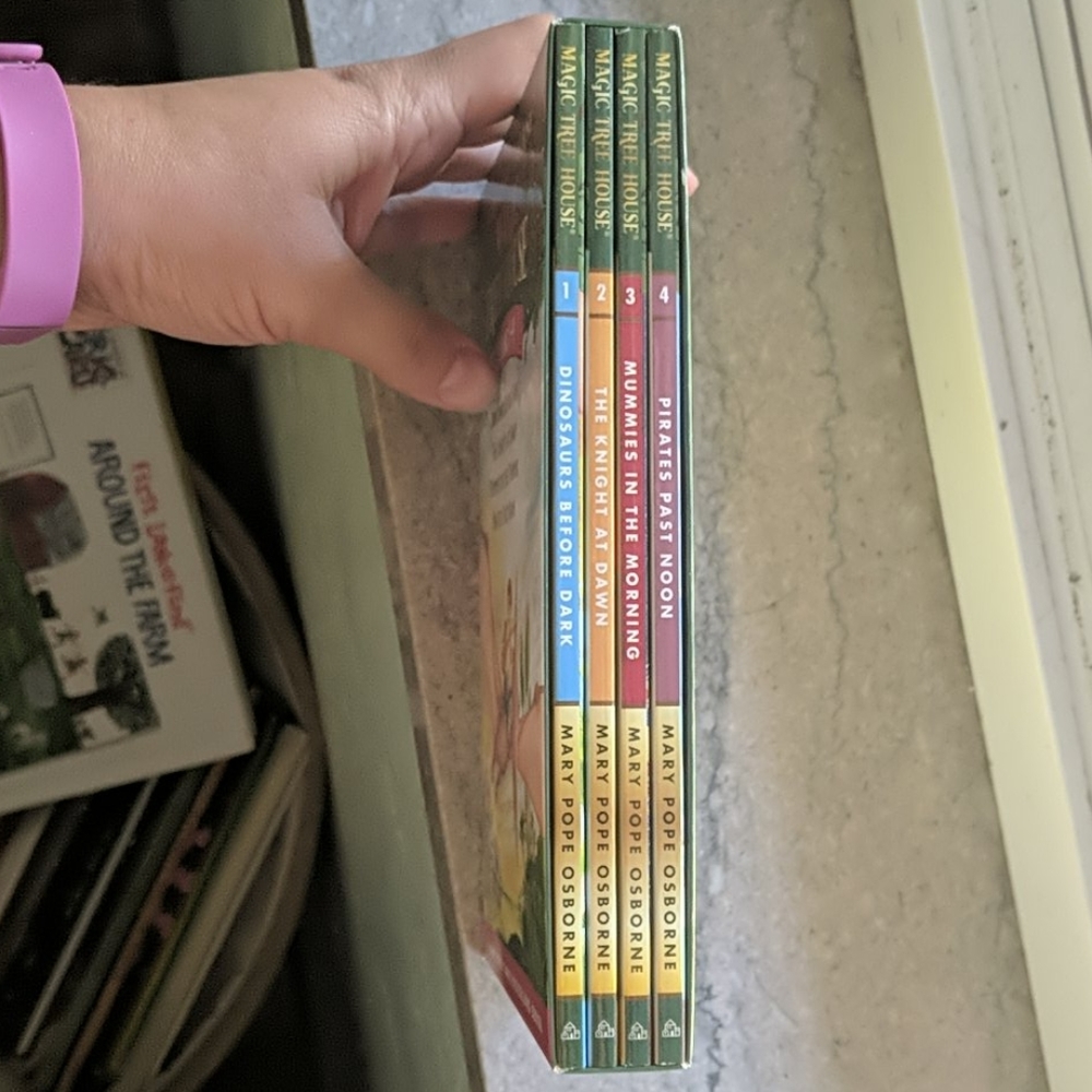 New Magic Tree House #1-4 Box Set - Picture 2 of 3